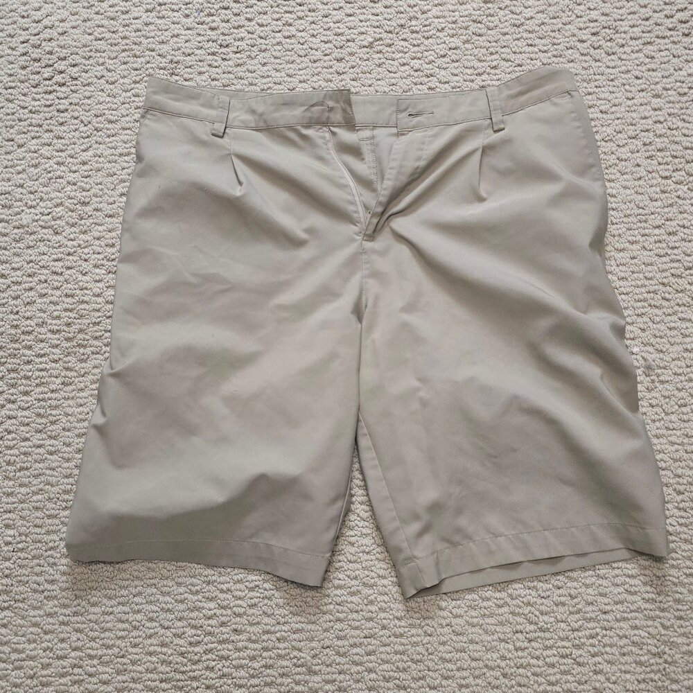 Adidas Sport shorts 33 Tan